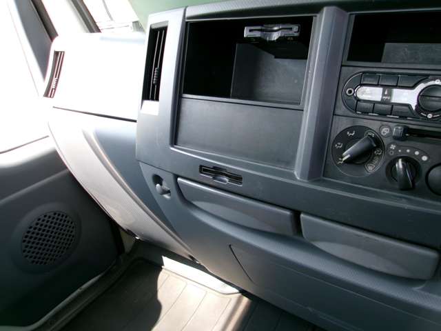 Isuzu Elf 12