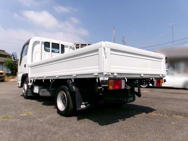 Isuzu Elf 3
