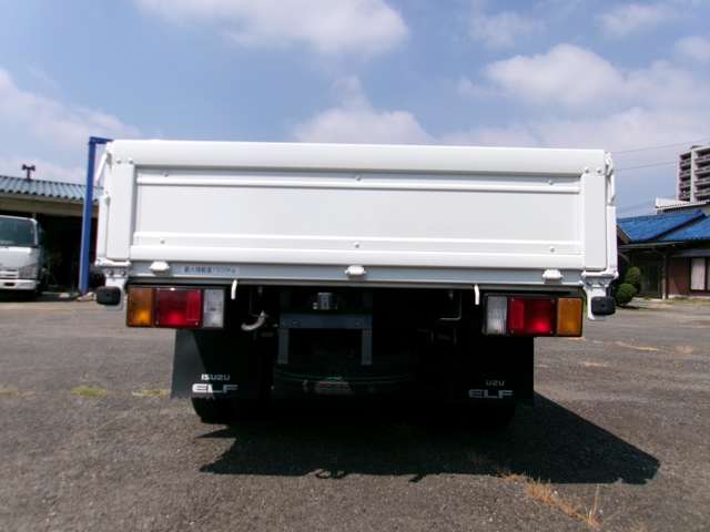 Isuzu Elf 4