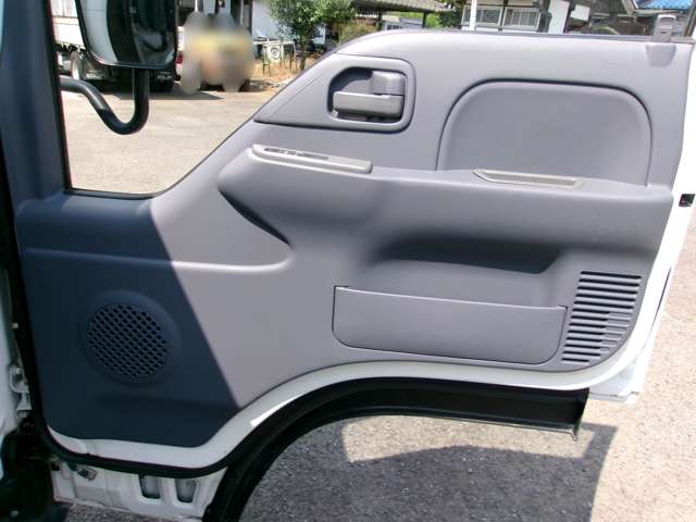 Isuzu Elf 7
