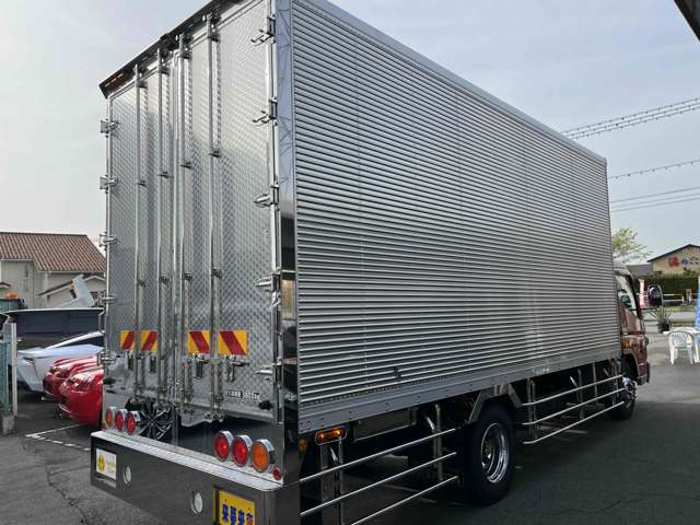 Mitsubishi Fuso Canter 7