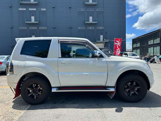 Mitsubishi Pajero 11