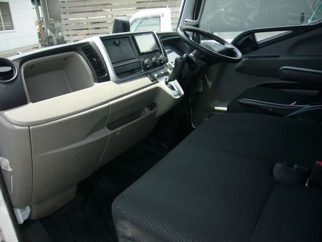 Mitsubishi Fuso Canter 2