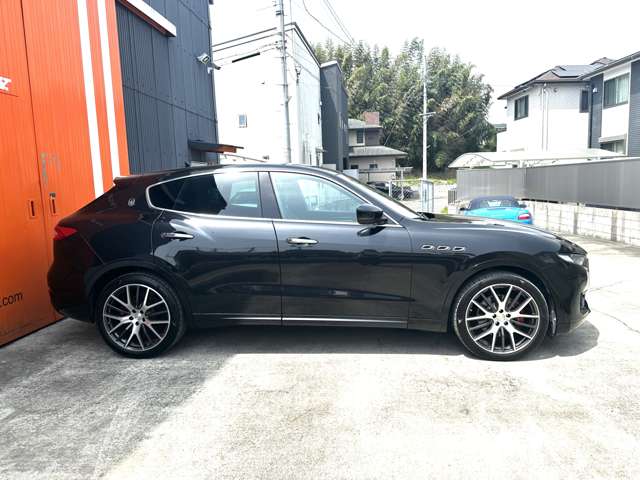 Maserati Levante 4