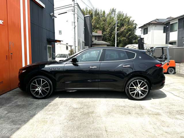 Maserati Levante 5