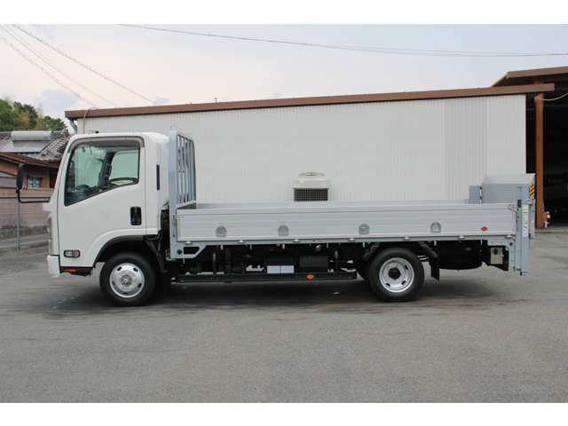 Isuzu Elf 4