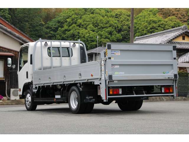 Isuzu Elf 6