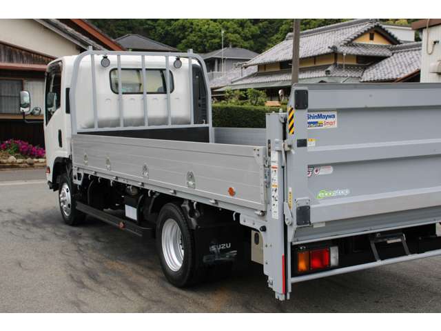 Isuzu Elf 10