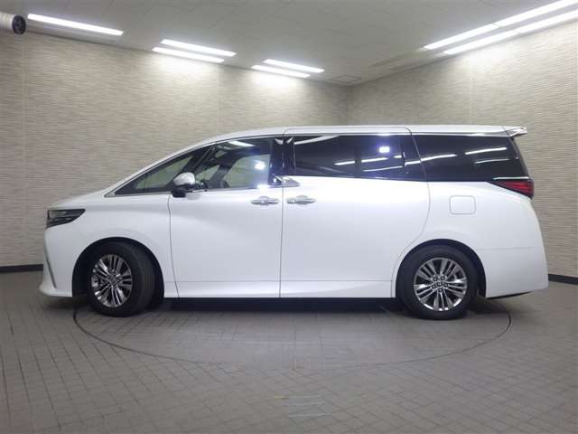 Toyota Alphard 5