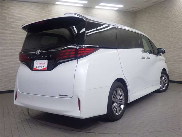 Toyota Alphard 6