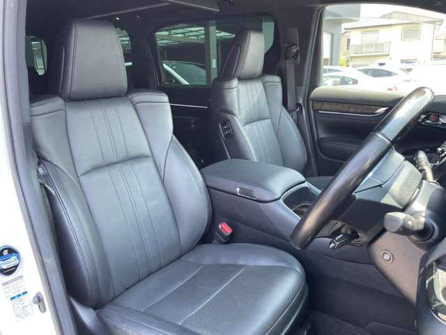 Toyota Alphard 8