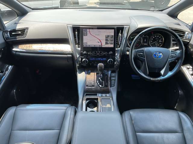 Toyota Alphard 9