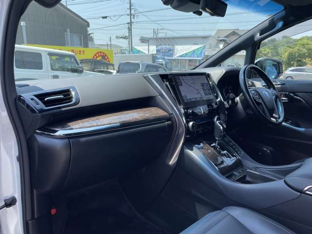 Toyota Alphard 10