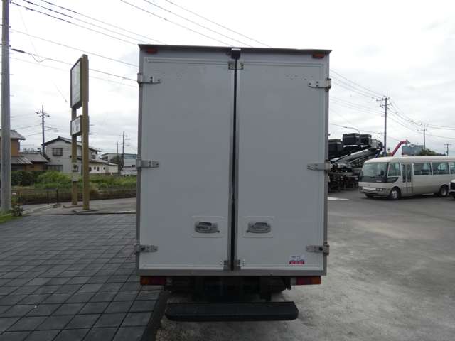 Mitsubishi Fuso Canter 7