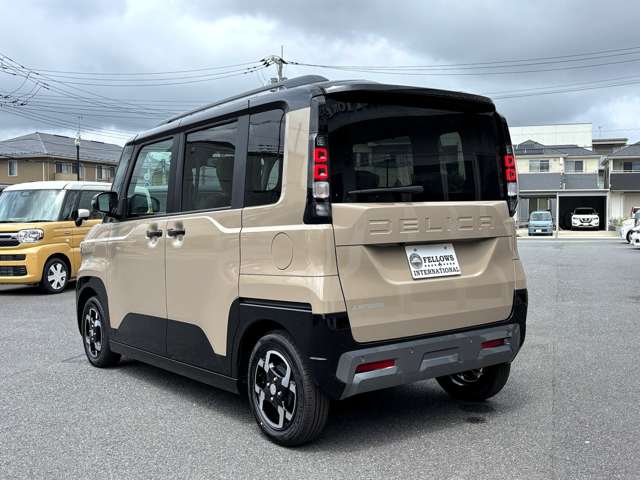 Mitsubishi Delica Mini 11