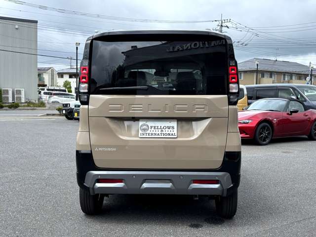 Mitsubishi Delica Mini 10