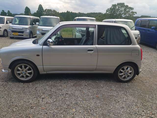 Daihatsu Mira 4