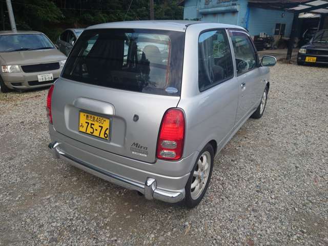 Daihatsu Mira 7