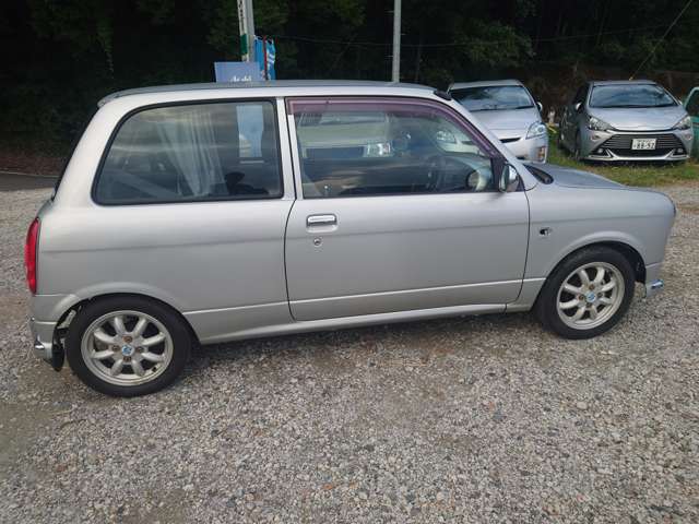 Daihatsu Mira 8