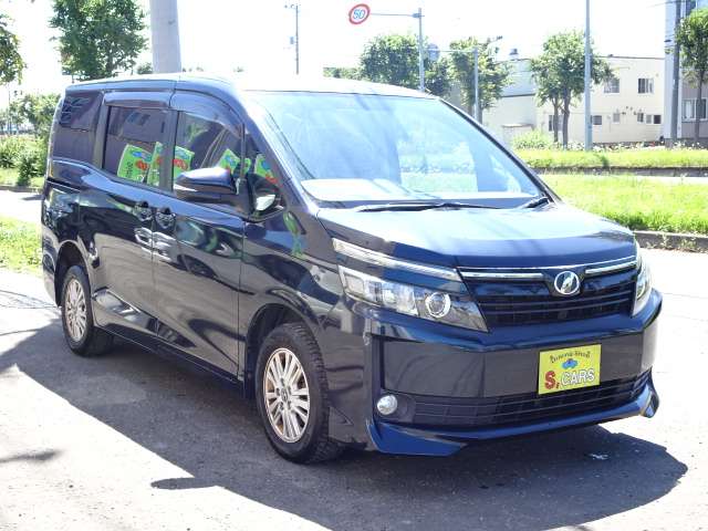 Toyota Voxy 10