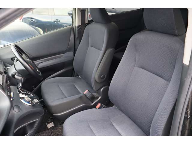Toyota Sienta 12