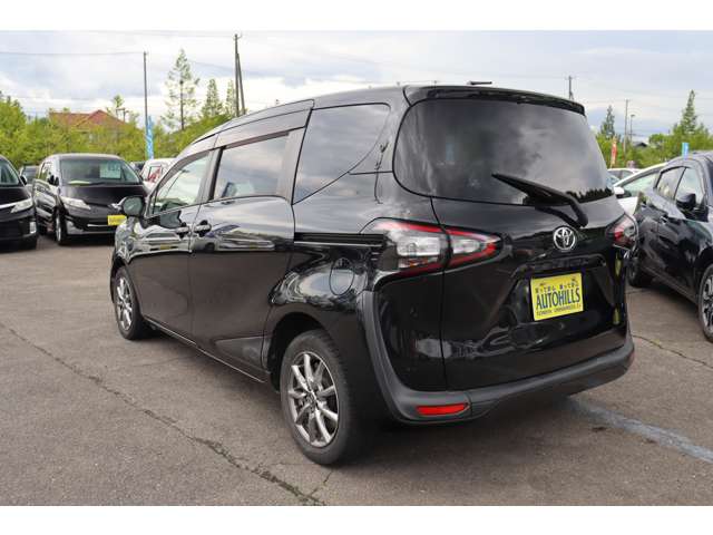 Toyota Sienta 7