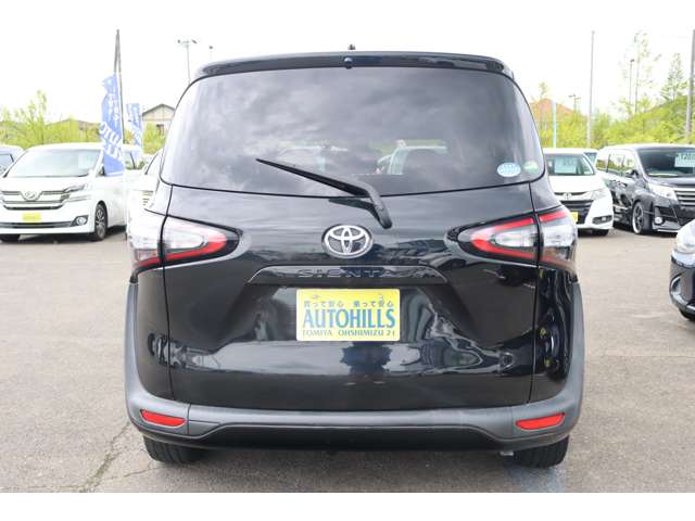 Toyota Sienta 8