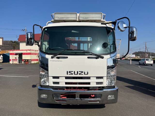 Isuzu Forward 2