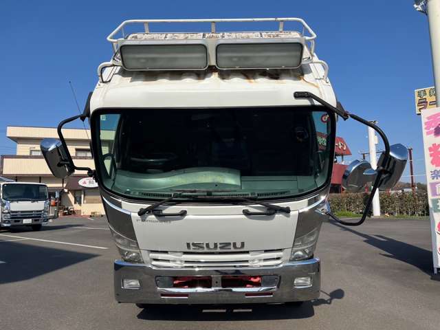 Isuzu Forward 3