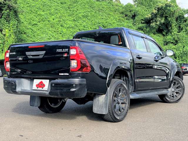 Toyota Hilux 2