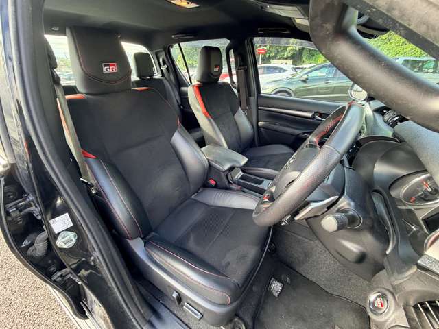Toyota Hilux 7