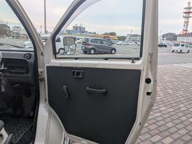 Daihatsu Midget II 11