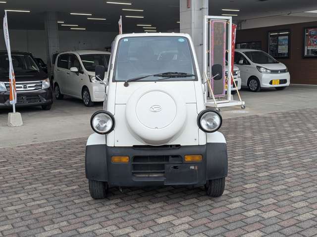 Daihatsu Midget II 3