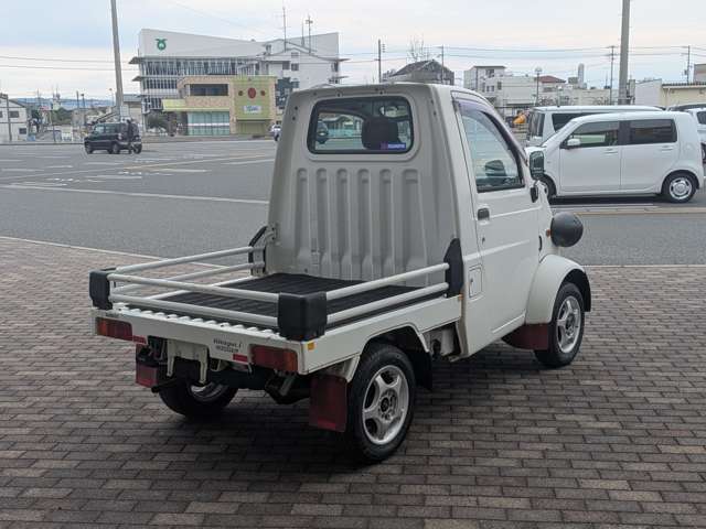 Daihatsu Midget II 6