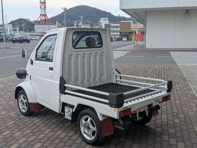 Daihatsu Midget II 8