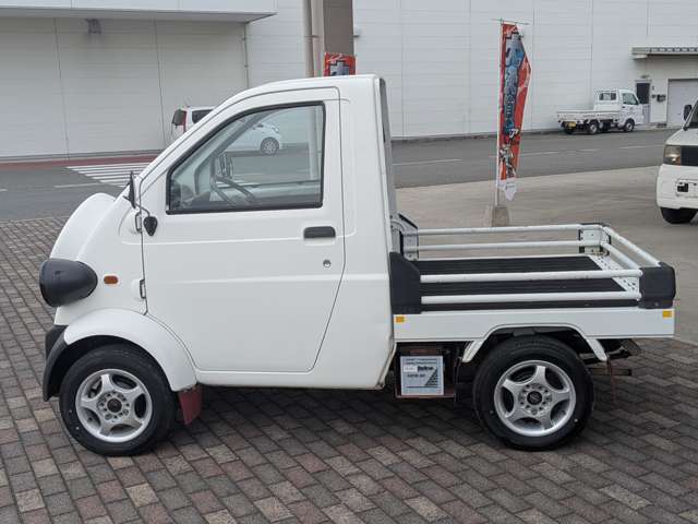 Daihatsu Midget II 9