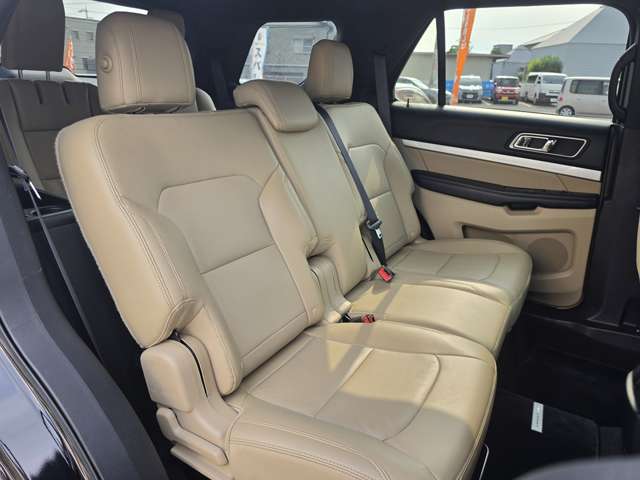 Ford Explorer 8