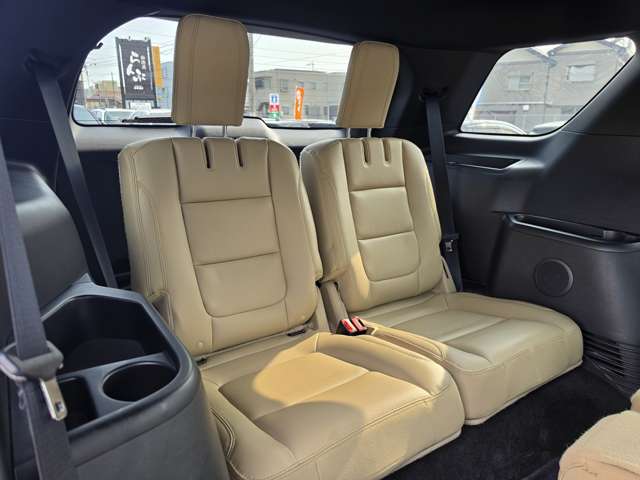 Ford Explorer 9