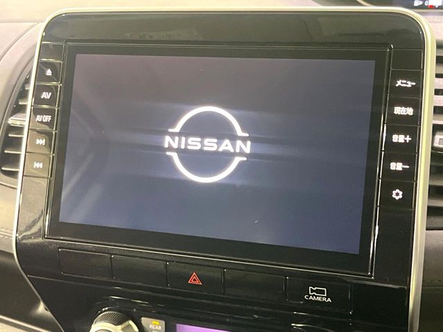 Nissan Serena 4