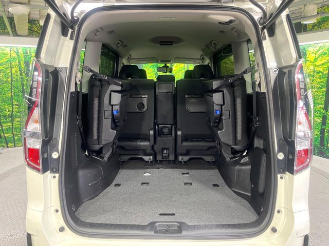 Nissan Serena 10
