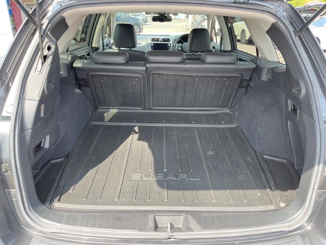 Subaru Legacy Outback 12