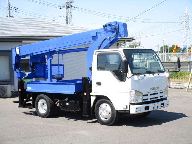 Isuzu Elf 2