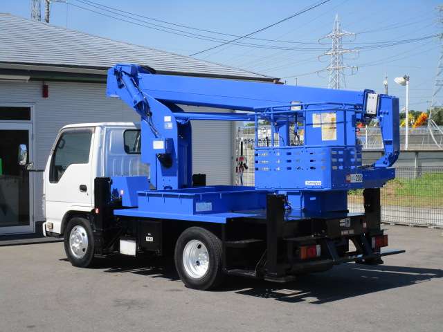 Isuzu Elf 3