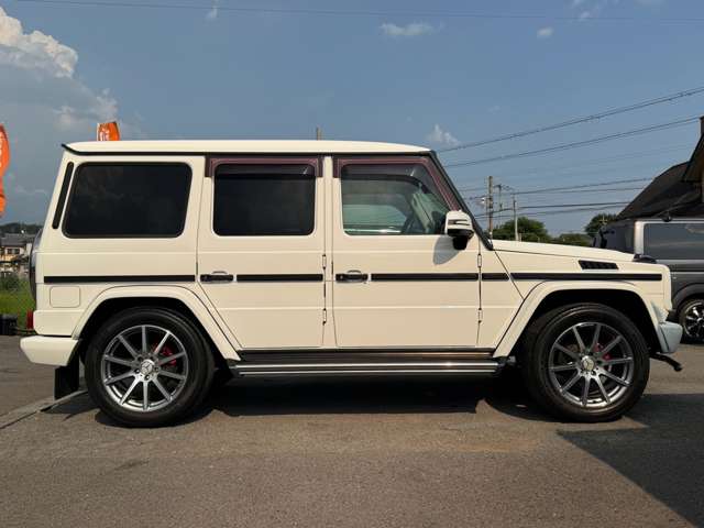 Mercedes-Benz G-Class 4