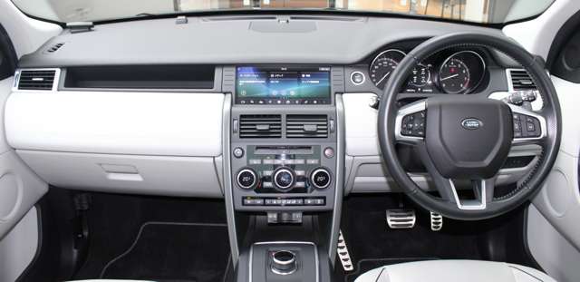 Land Rover Discovery Sport 11