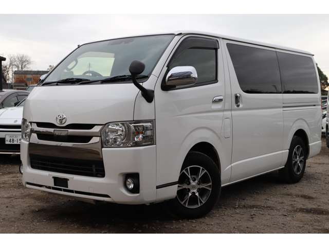 Toyota Hiace Van 7