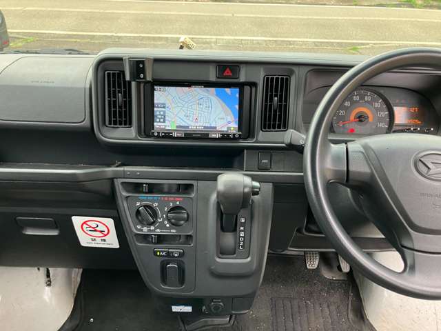 Daihatsu Hijet Cargo 11