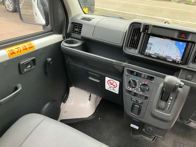 Daihatsu Hijet Cargo 12