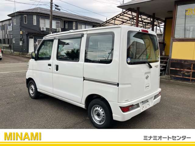 Daihatsu Hijet Cargo 6