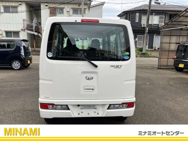 Daihatsu Hijet Cargo 7